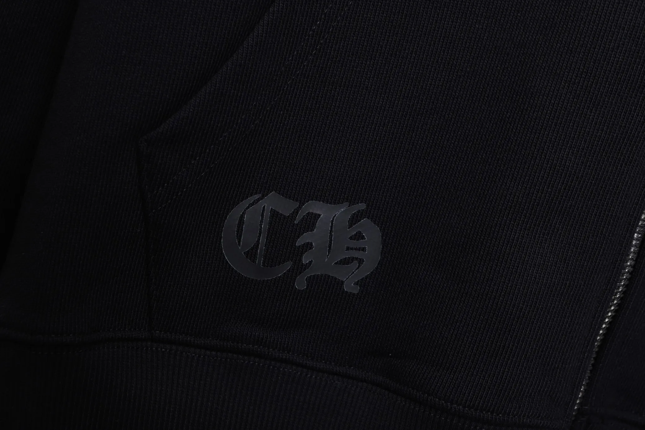 P350 top version new k02 🇺🇸City limited｜ChromeHearts 25 early autumn Chrome Hearts zipper hooded sweatshirt is here Sanskrit letter city cross horseshoe arm zipper hooded sweatshirt, same style for men and women, a must-have basic versatile sweatshirt jacket for early autumn, easy to solve daily matching problems! Casual fit hooded sweatshirt, the silhouette is casual, smooth, casual and tolerant. 530g, custom-made high-weight pure cotton fabric with clear texture and comfortable upper body. The classic model is a must-have for students. If you like it, come and get the same model!